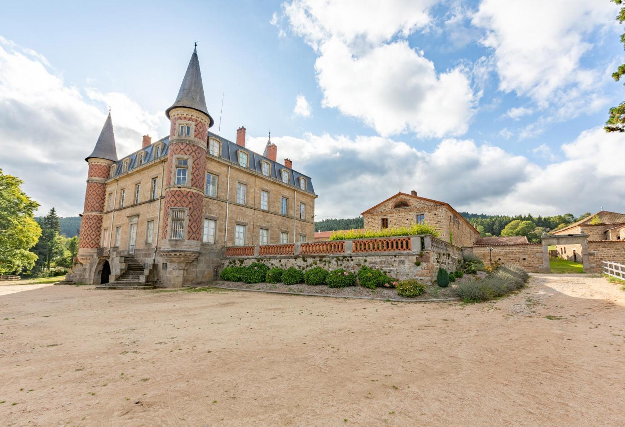 Domaine Et Chateau De Valinches Marols Dış mekan fotoğraf