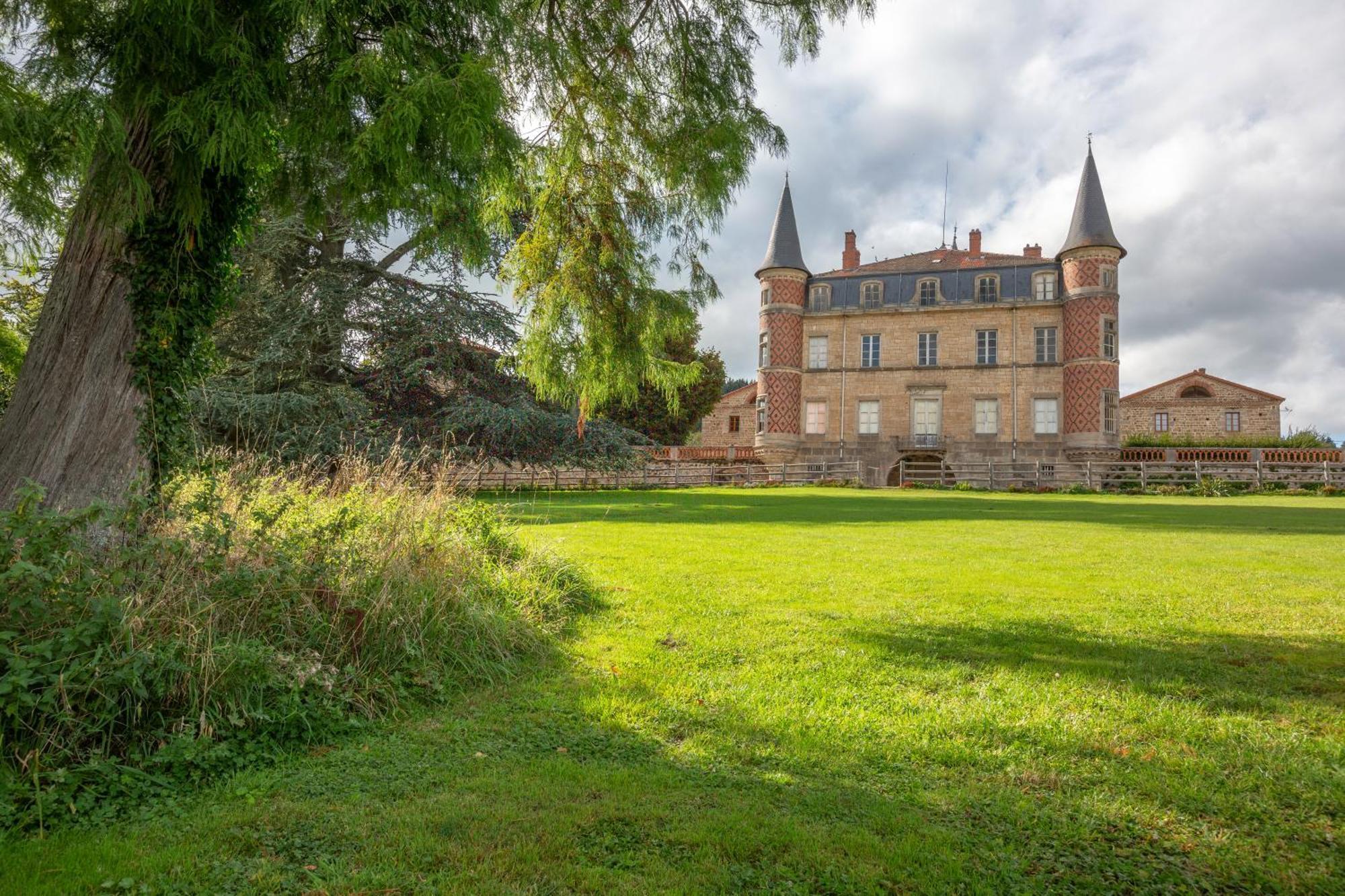 Domaine Et Chateau De Valinches Marols Dış mekan fotoğraf